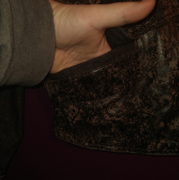 H & D Genuine Leather Jacket - Large - Picture 4 of 11